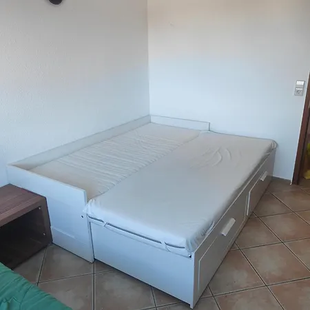 בית אירוח Yulias Hause *